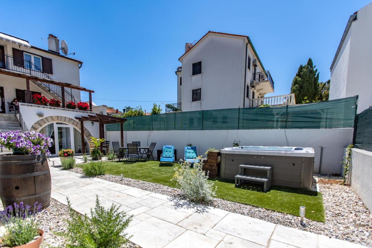 Apartments Mikulin Family Punat Exterior photo
